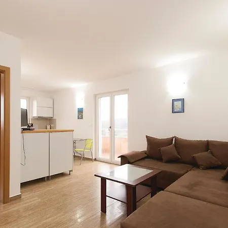 Stunning In With 1 Bedrooms And Internet Rovinj