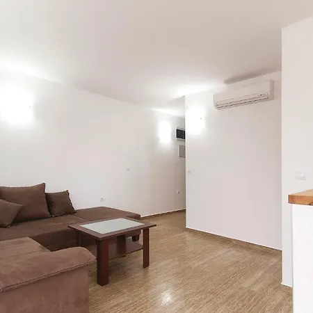 Stunning In With 1 Bedrooms And Internet Rovinj
