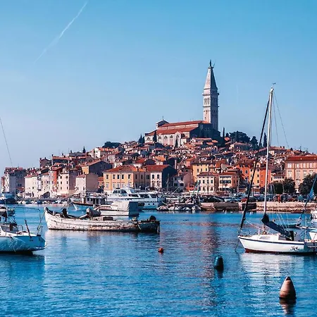 Apartman Stunning In With 1 Bedrooms And Internet Rovinj